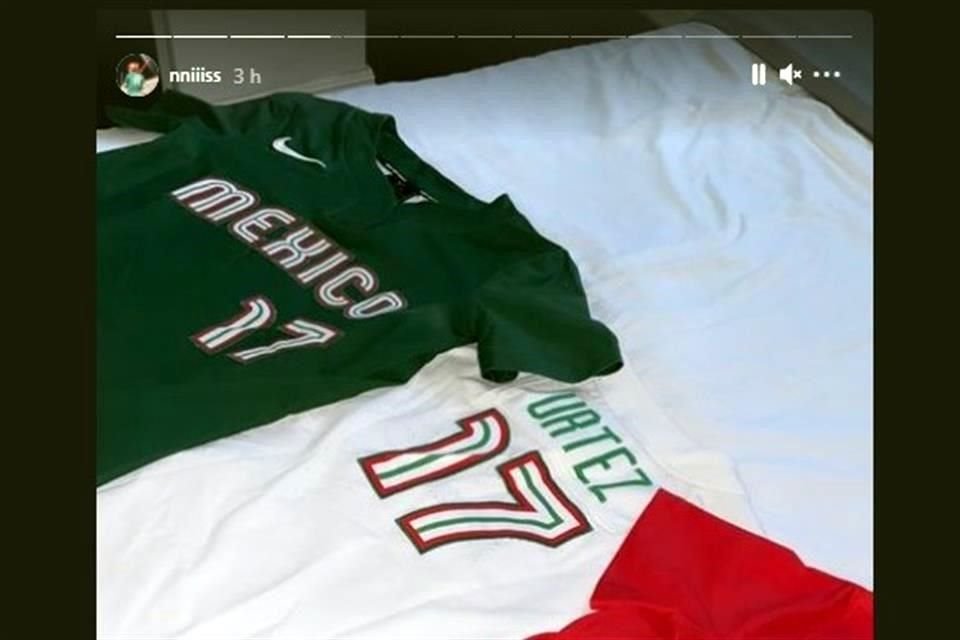 Anissa Urtez publicó historias en su cuenta de Instagram para reconocer que ella sí dejó vestimenta de la Selección Mexicana.