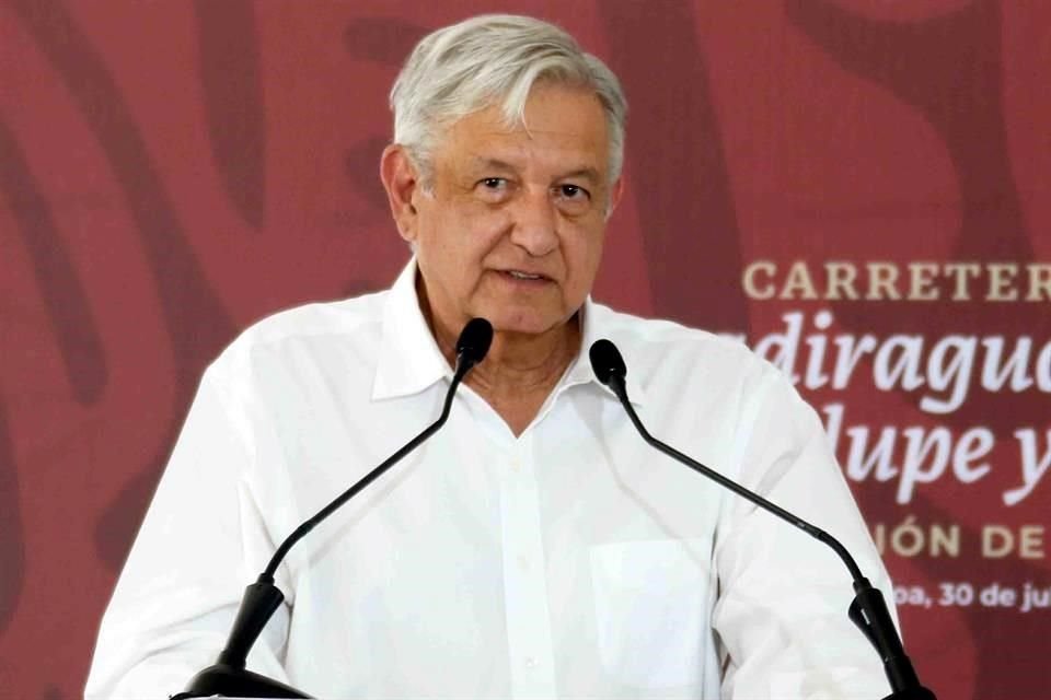 López Obrador lo dijo 2 veces, primero en Culiacán y luego en el corazón de este municipio: a Badiraguato le ha ido bien y le va a ir mejor.