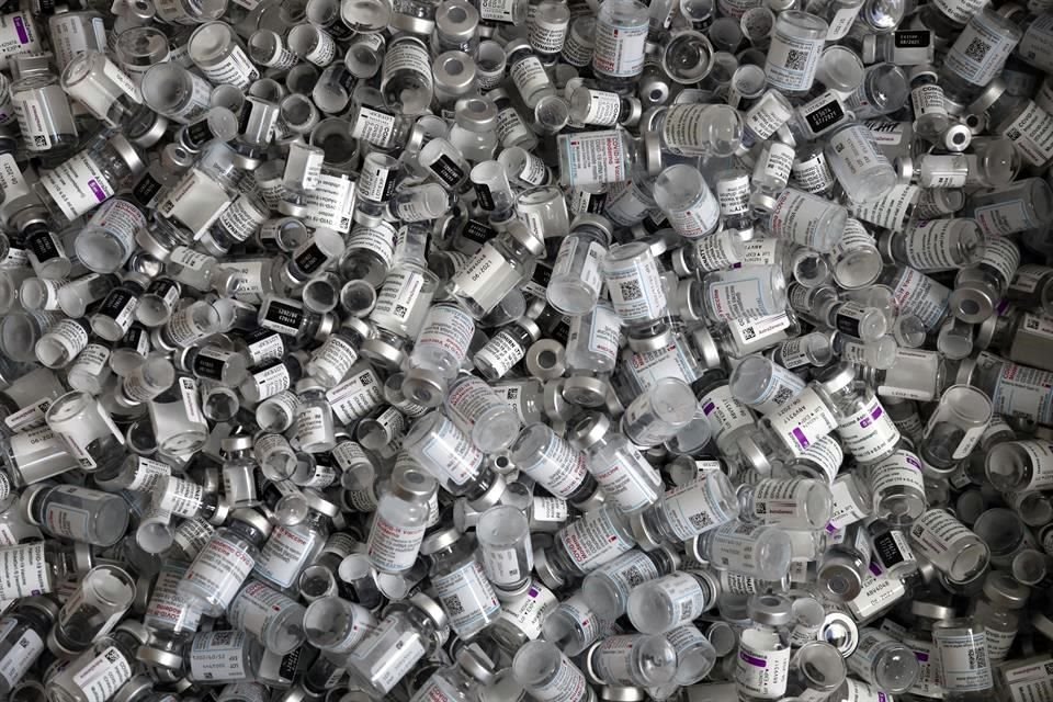 Más de un millón de dosis de vacunas contra Covid se han desperdiciado tan solo en 10 estados de EU, según The New York Times.