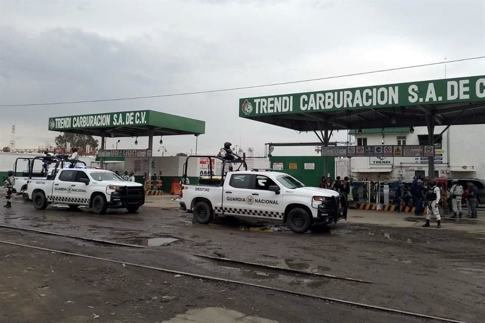 Los efectivos de las GN montan guardias en gaseras de la CDMX y el Estado de México.