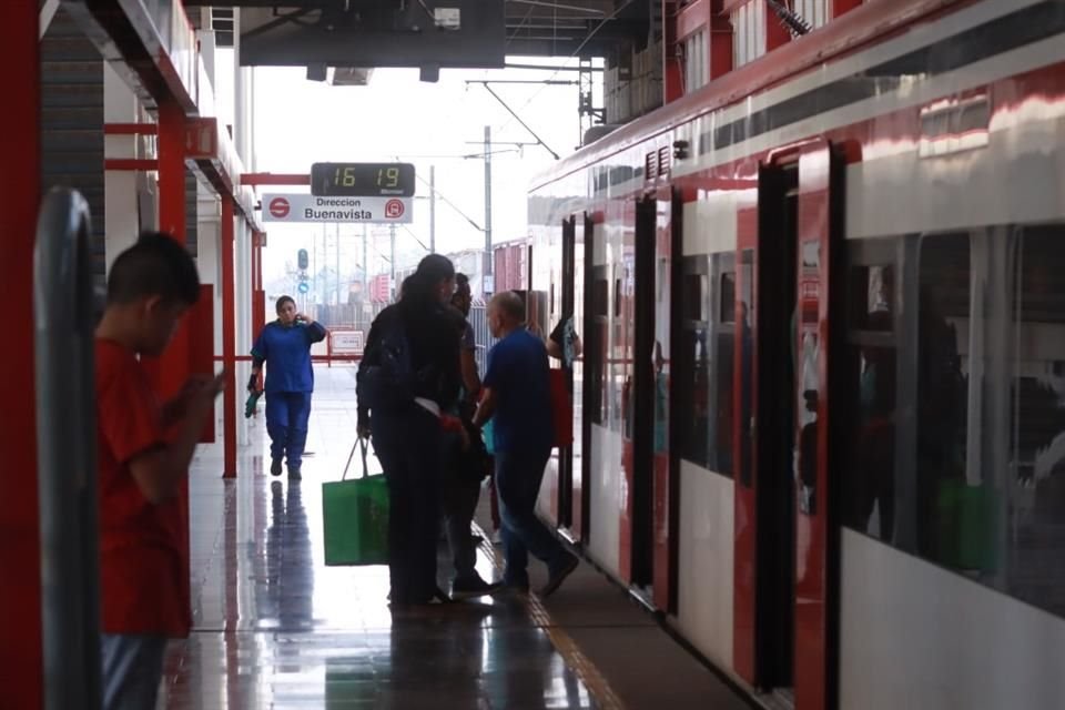 Vecinos del Municipio de Tultepec mantienen bloqueadas las obras de ampliación del Tren Suburbano desde el 7 de noviembre.