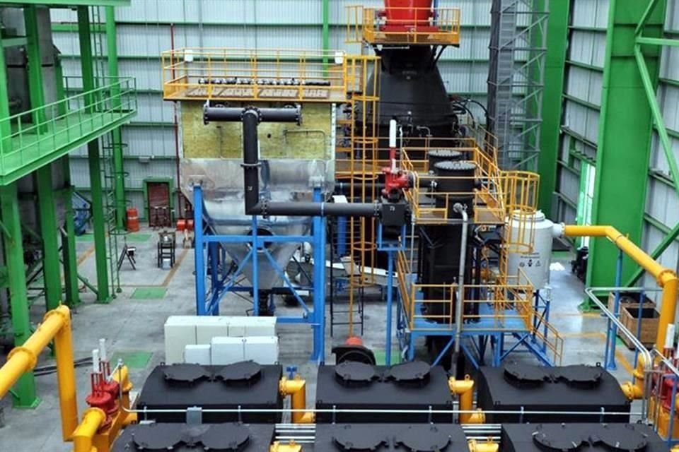 EJEMPLO. Equipo de gasificación y de carbonización al interior de la planta. En CDMX se quiere demostrar la eficiencia de la tecnología para luego replicarla en otros estados.