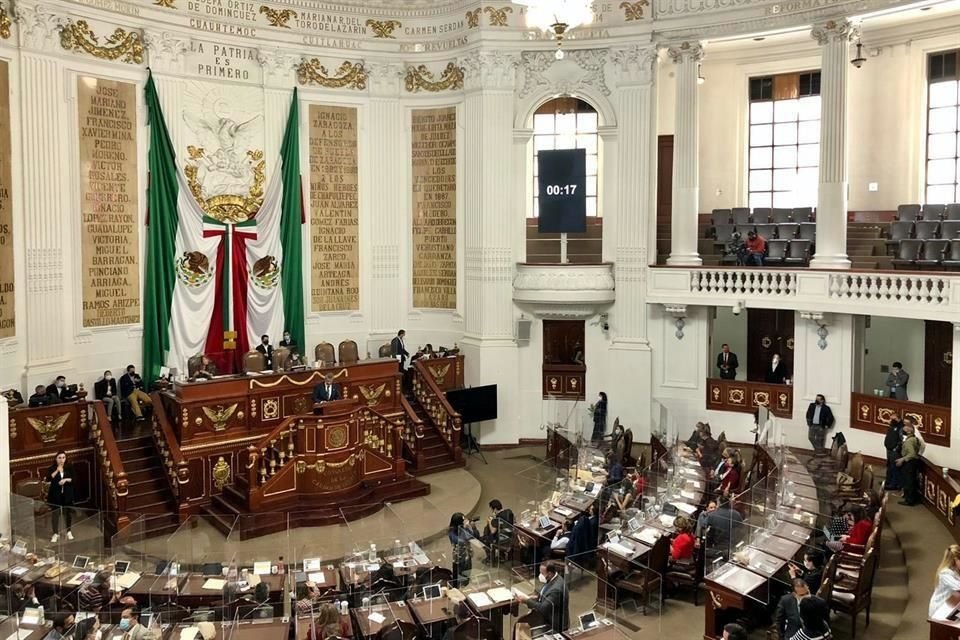 El Congreso rechaz realizar un exhorto para que se agilice la vacunacin de jvenes de 18 a 29 aos de Iztapalapa, Alvaro Obregn, Azcapotzalco y Coyoacn, quienes no han sido convocados a primera dosis.