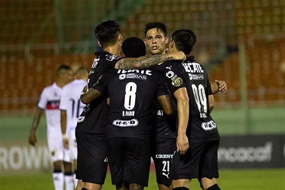 Monterrey se fue con el 2-0 al descanso y en el segundo tiempo marcó el tercero por medio del 'Plátano' Alvarado.