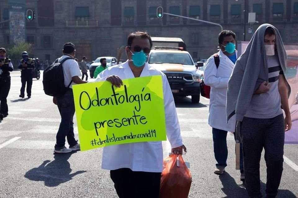 Personal de odontolog+ia también estuvo presente en la manifestación.