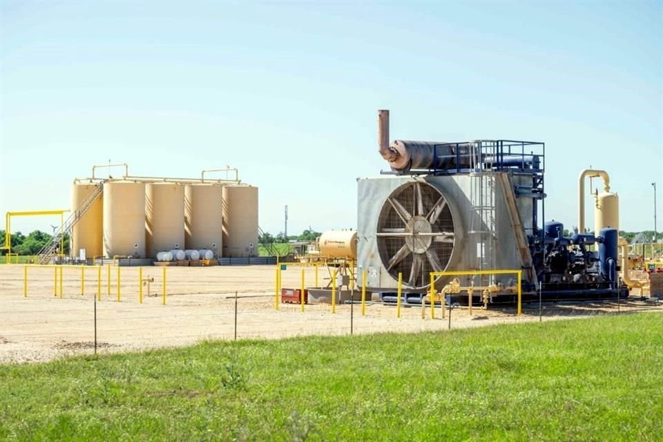 El referencial Brent registró brevemente su nivel más bajo desde febrero de 2021.