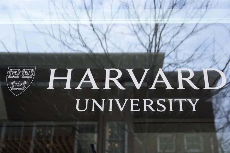 El logo de la universidad de Harvard el 15 de abril del 2025.