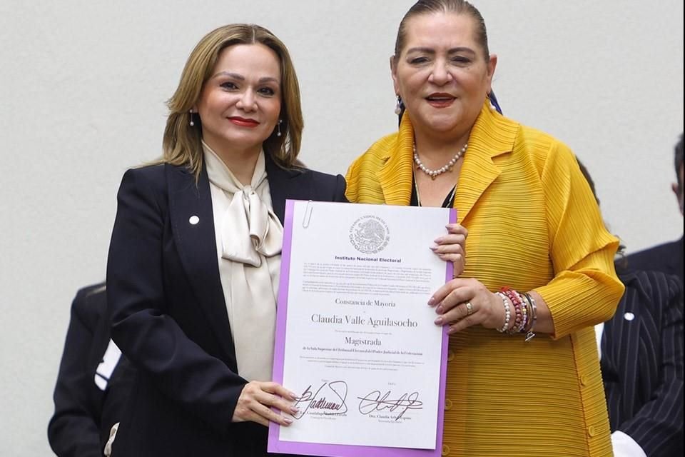 Recibe Claudia Valle constancia de mayoría como Magistrada