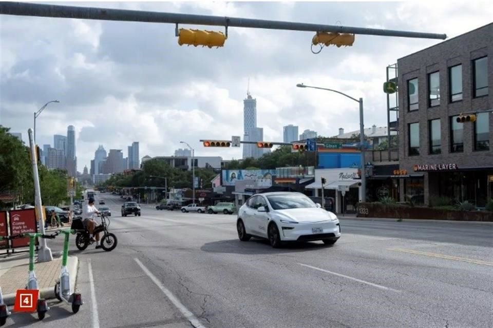 Tesla Inc. logró una licencia de viajes compartidos en Texas, lo que allana el camino para que el fabricante de vehículos eléctricos opere su servicio de robotaxi.
