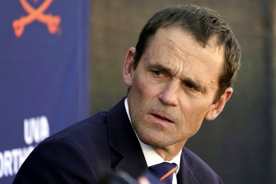 El presidente de la Universidad de Virginia, James Ryan, renunció a su cargo ante demandas de la Administración Trump por una investigación.