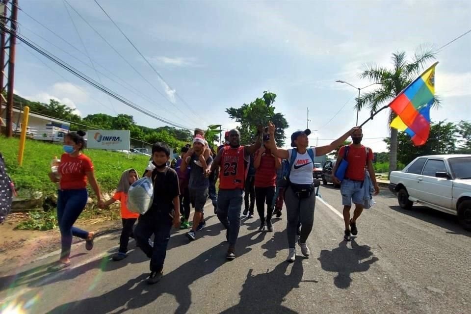 En la movilización también participan migrantes cubanos, venezolanos y centroamericanos.