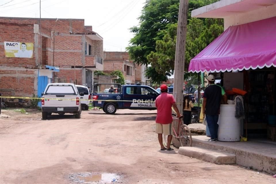La calle donde ocurrió el homicidio es de difícil tránsito.