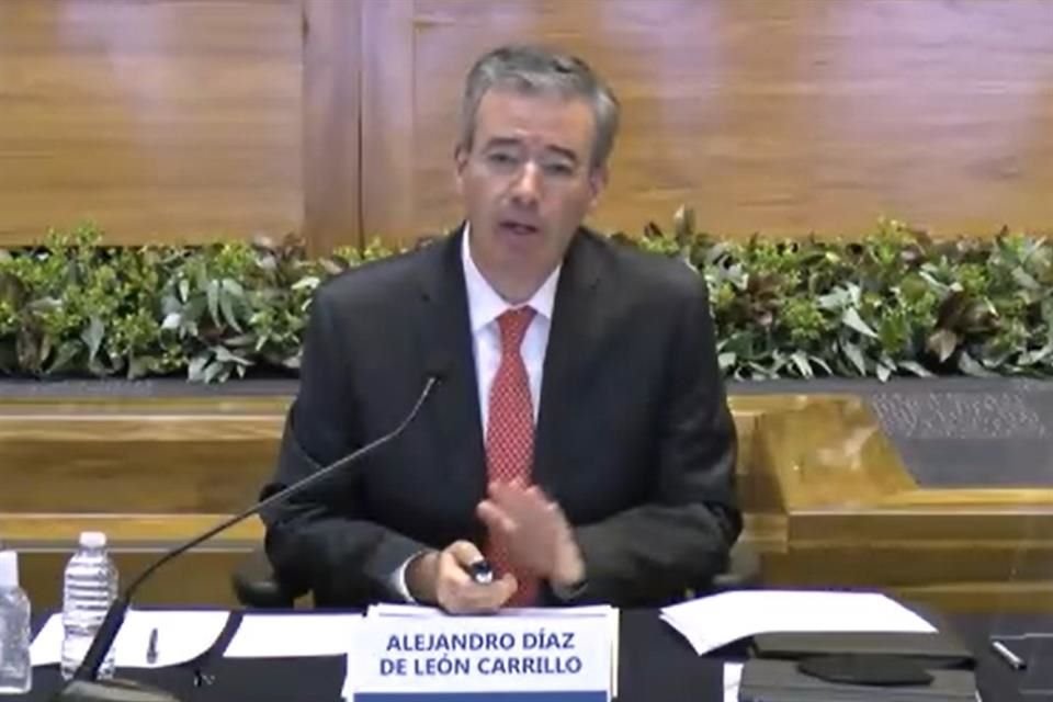 Alejandro Díaz de León, Gobernador de Banxico, durante la presentación del Informe trimestral abril-junio 2021.