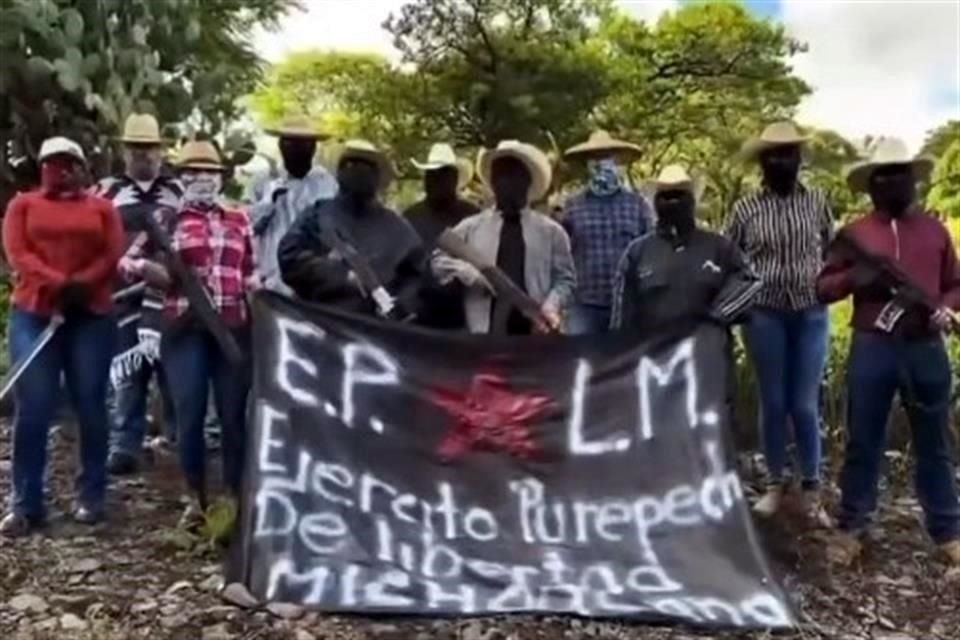 El grupo armado 'Ejército Purépecha de Libertad Mexicana', anunció su nacimiento en Michoacán, y advirtió a las autoridades que si no dan seguridad, la justicia será tomada por sus propias manos.