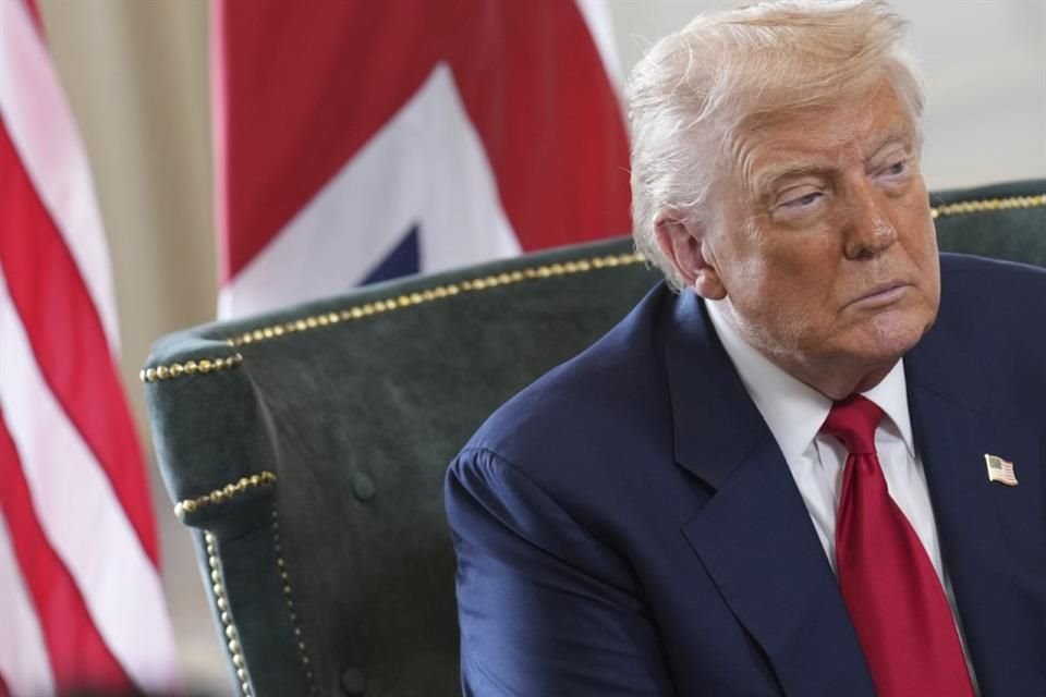 Trump afirmó que establecería nuevo plazo de 10 o 12 días para que Rusia detenga guerra en Ucrania y se dijo decepcionado de Putin.