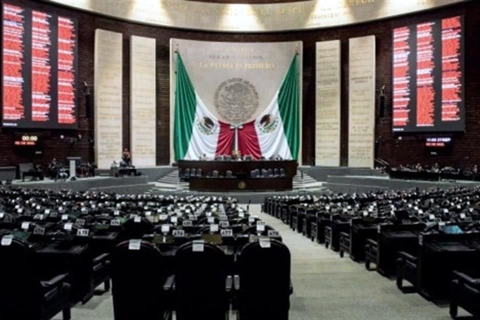 Para Monreal, la propuesta presidencial presenta límites que deben considerarse en el debate público.