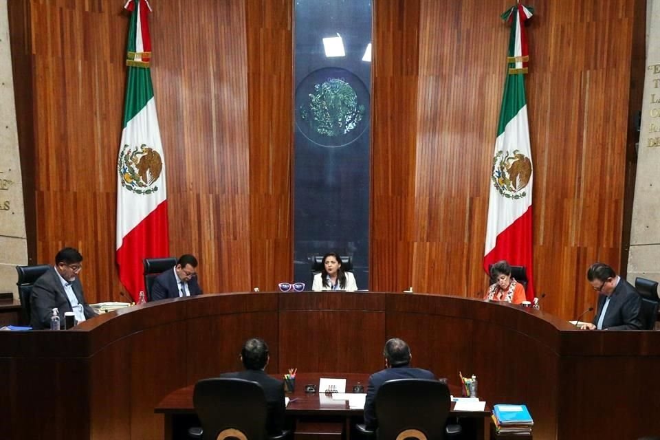 En total, cuatro juzgadores de la Ciudad de México, Jalisco y Guanajuato, perdieron sus triunfos luego de haber sido designados ganadores a pesar de que candidatas mujeres obtuvieron más votos.