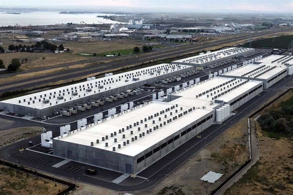 El aumento en la demanda de electricidad por parte de los centros de datos incrementará el riesgo de apagones en EU durante el próximo invierno, advirtió la NERC.