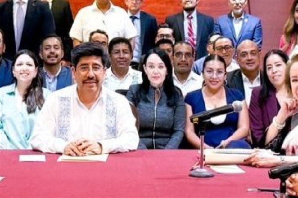 Vidulfo Rosales anunció que deja de representar a los padres de los 43 de Ayotzinapa; podría incorporarse al equipo de la nueva Corte.