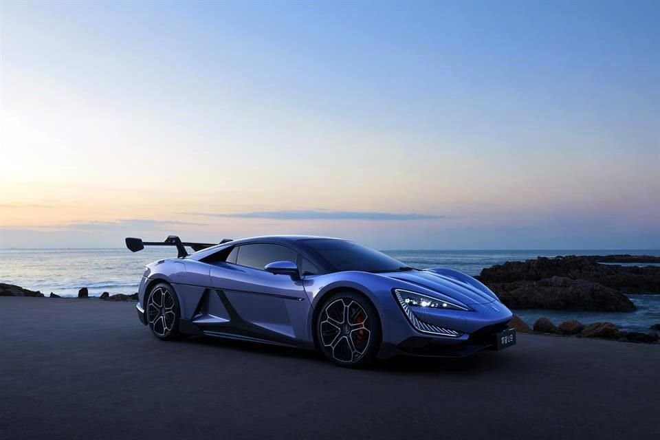 El auto eléctrico de alta gama de BYD alcanzó los 472 kilómetros de prueba.