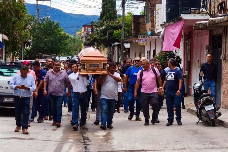 Al funeral no asistieron la Gobernadora Evelyn Salgado ni su padre, el senador Félix Salgado.
