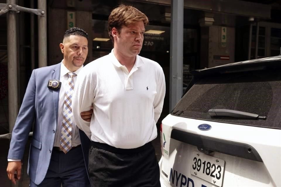 William Duplessie aguarda el juicio bajo arresto domiciliario.