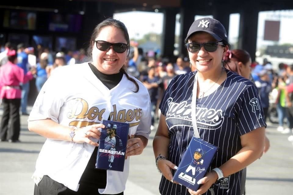 Las postales de Sultanes en el arranque de los playoffs, ante los Charros de Jalisco en el Estadio Monterrey.