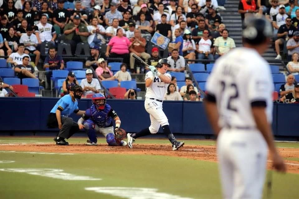 Las postales de Sultanes en el arranque de los playoffs, ante los Charros de Jalisco en el Estadio Monterrey.