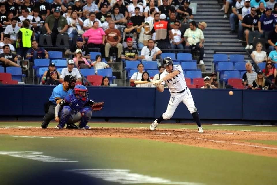 Las postales de Sultanes en el arranque de los playoffs, ante los Charros de Jalisco en el Estadio Monterrey.
