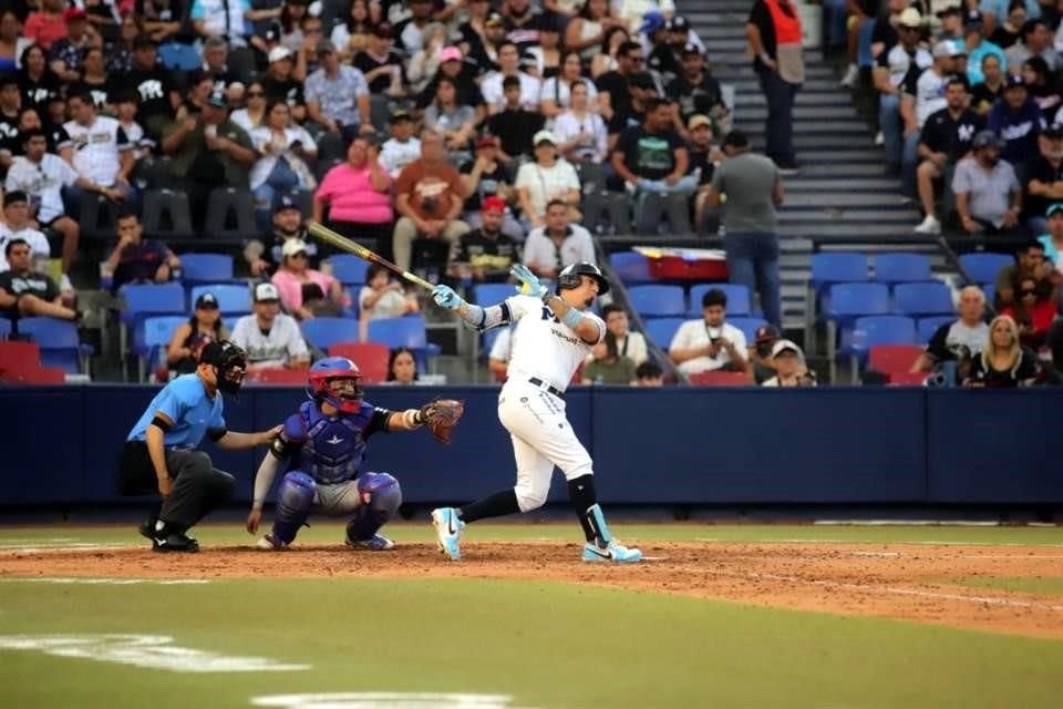 Las postales de Sultanes en el arranque de los playoffs, ante los Charros de Jalisco en el Estadio Monterrey.