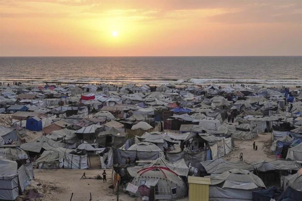 Tiendas de desplazados en la Ciudad de Gaza, el 10 de agosto del 2025.