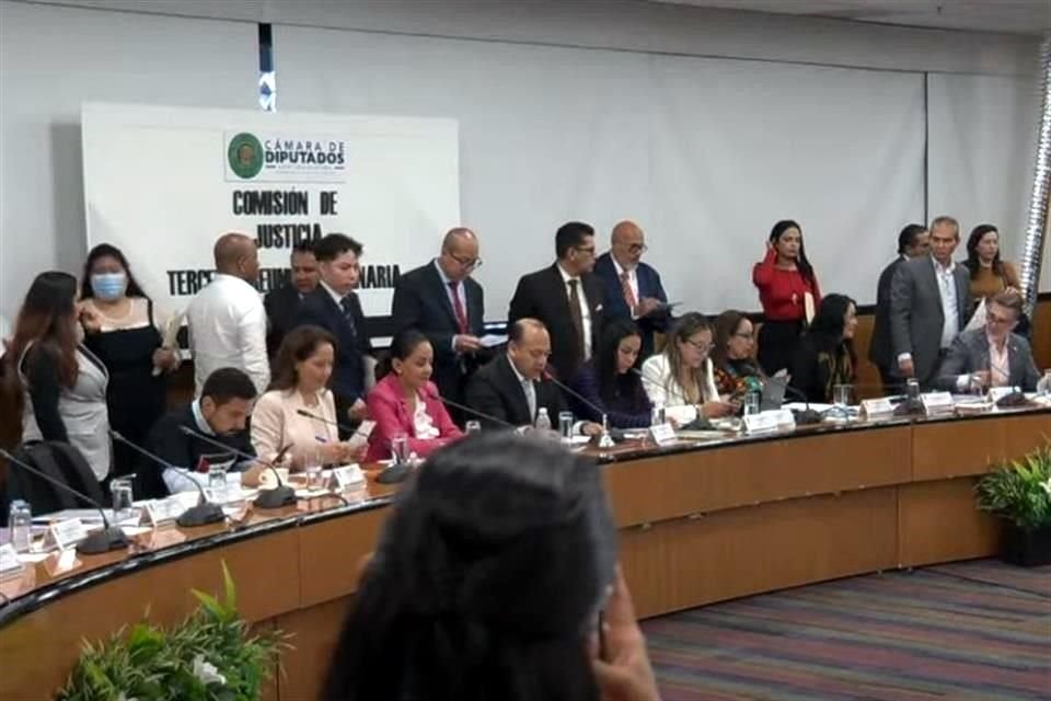 Comisión de Justicia en Cámara de Diputados cuenta con 'dictamen de salida' de la reforma a Ley de Amparo en el que elimina retroactividad.