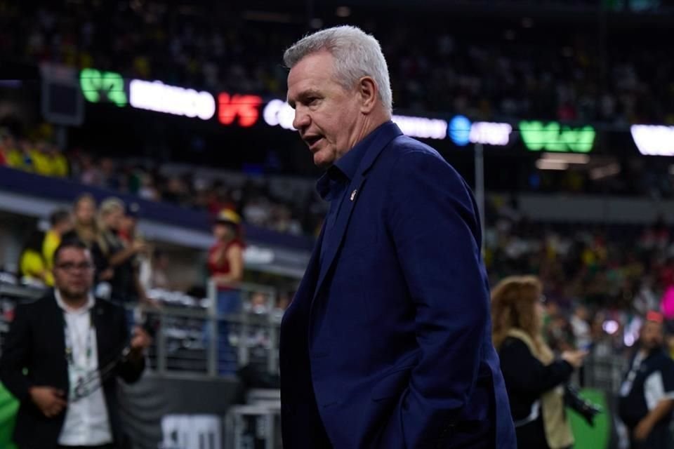 Javier Aguirre aceptó ser el principal culpable de la goleada sufrida por Colombia, pero que a la vez México va por el camino correcto para encontrar una mejor versión.