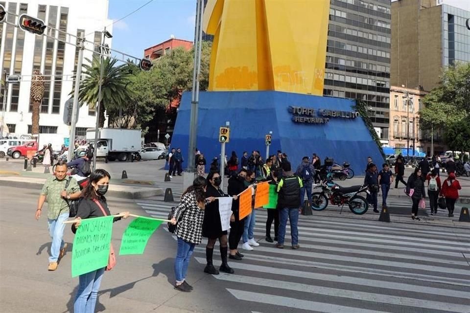 Señalaron que en el SAT sigue existiendo un alto grado de favoritismo para la asignación de plazas, ya que se otorgan a las personas más cercanas de los directivos.