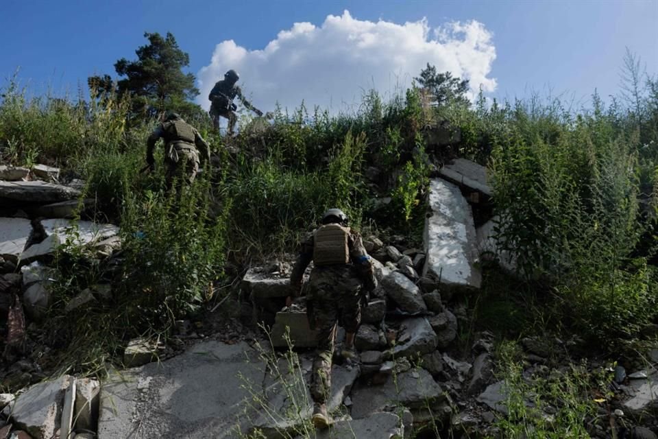 Líderes de la UE hicieron un llamado a Donald Trump en el que señalaron que el camino hacia la paz no puede decidirse sin Ucrania.