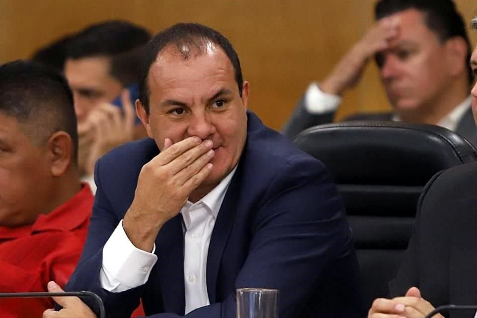 El ex futbolista reconoció que sesionó en una cancha del Desierto de los Leones en donde no había señal y se conectó con su teléfono.