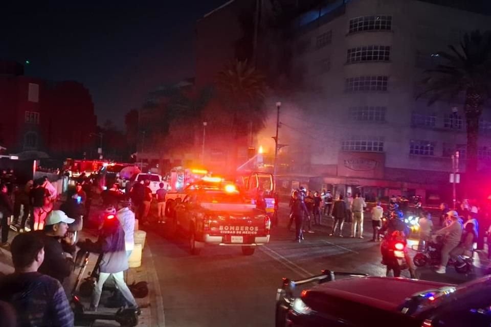 Gli sfollati erano clienti, lavoratori e persone che si trovavano nell'edificio.