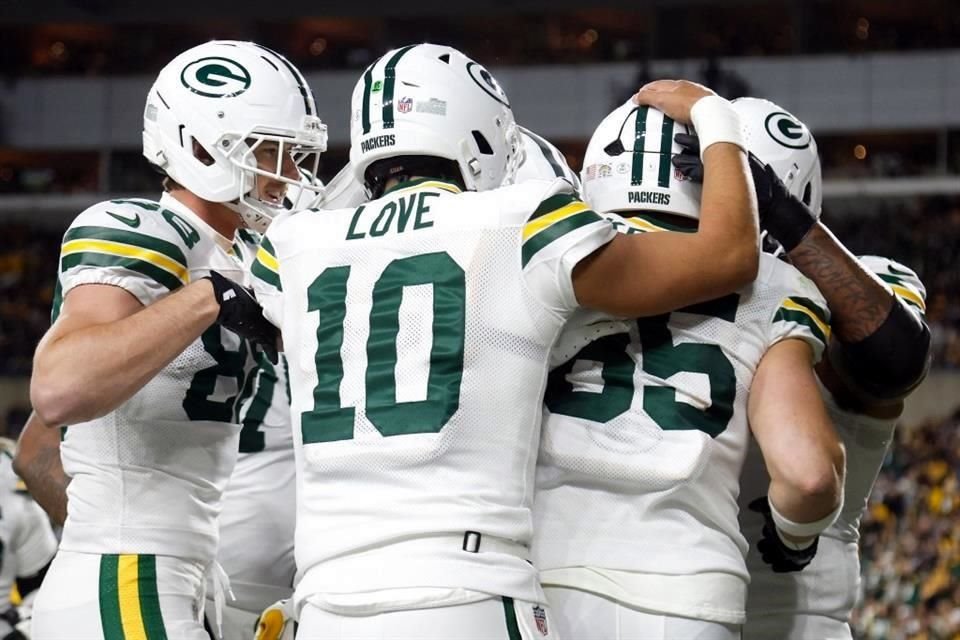 Jordan Love threw three touchdown passes and finished with 360 total yards in the game against Pittsburgh.