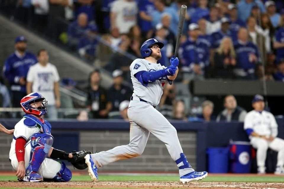 Max Muncy hit a one-run home run in the eighth inning.