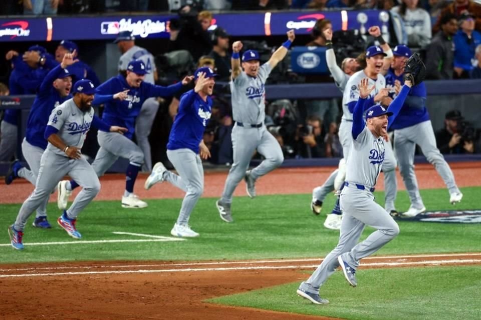 The Dodgers are the first back-to-back champions since the Yankees' three-peat from 1998 to 2000.