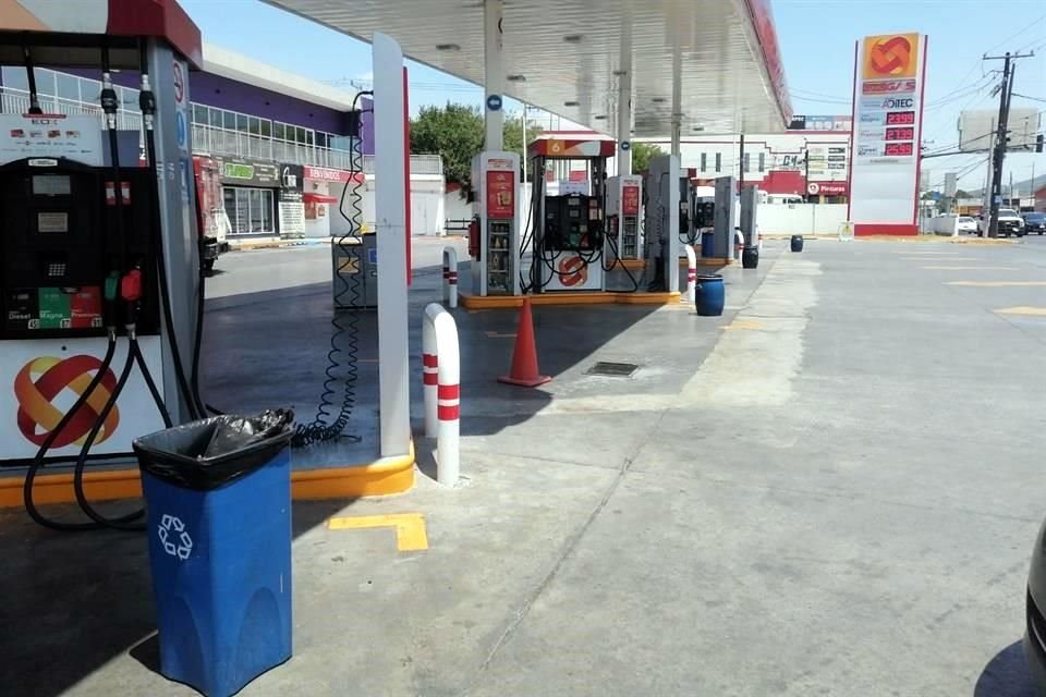 El Oxxo Gas de Avenida Chapultepec, en la Colonia Buenos Aires, interrumpió sus operaciones por el desabasto intermitente de combustible.