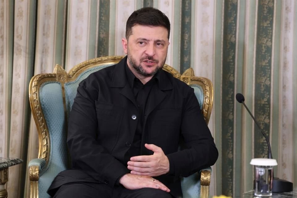 El Presidente Volodymyr Zelensky durante una reunión en Atena, el 16 de noviembre.