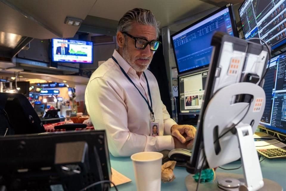 Los mercados estadounidenses iniciaron la semana con pérdidas.