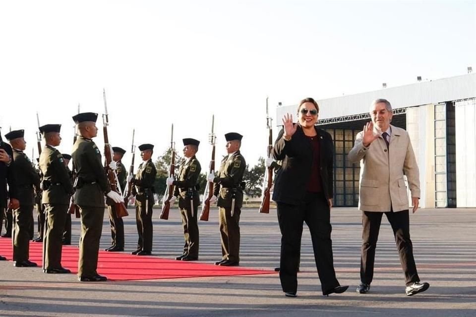 Xiomara Castro, Presidenta de Honduras, fue recibida por el Canciller Juan Ramón de la Fuente.