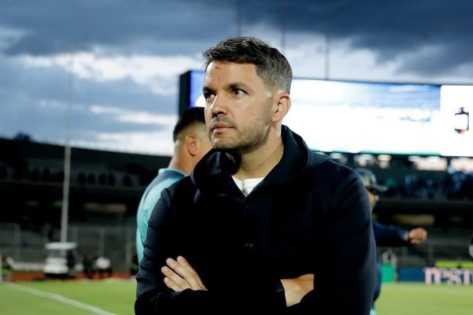 Larcamón espera que el defensa se quede.