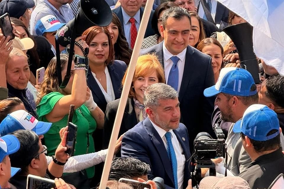 La comparecencia de Tabe fue trasladada a otro salón de último minuto. A su llegada, el funcionario se encontró con la puerta del espacio cerrada.