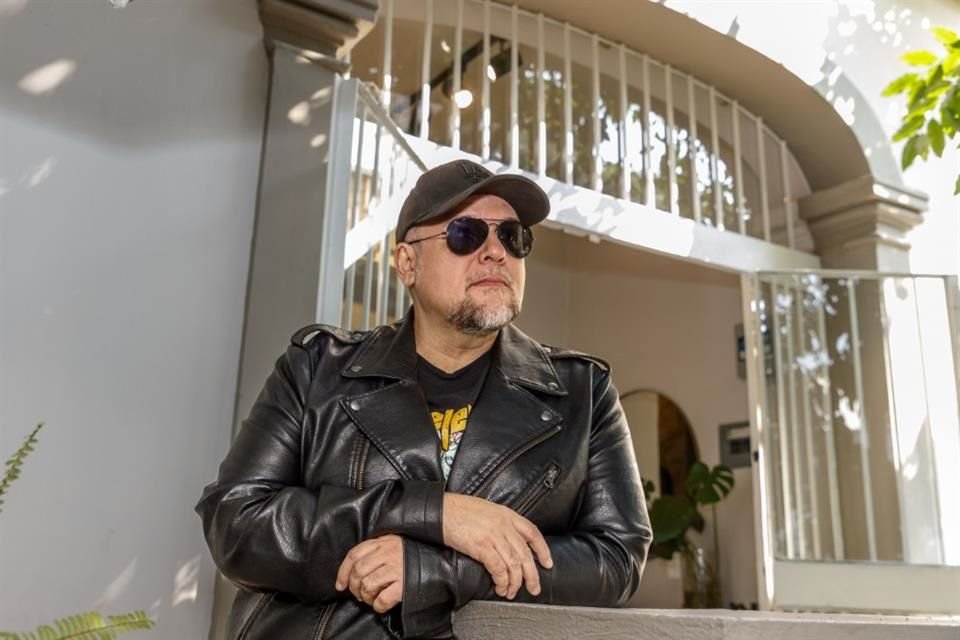 Antonio Ortuño presenta en la FIL 'El Amigo Muerto', la que fue su primera novela terminada.