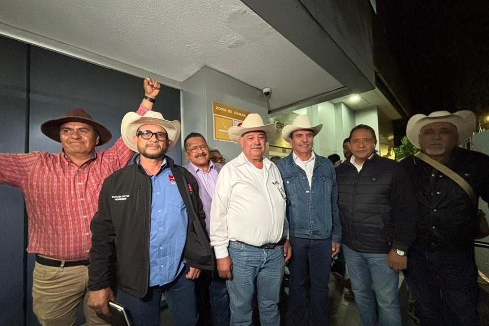 Integrantes del Frente Nacional para el Rescate del Campo y la Asociación Nacional de Transportistas acusaron que a la reunión con la Sader no asistieron representantes de Economía ni Hacienda.
