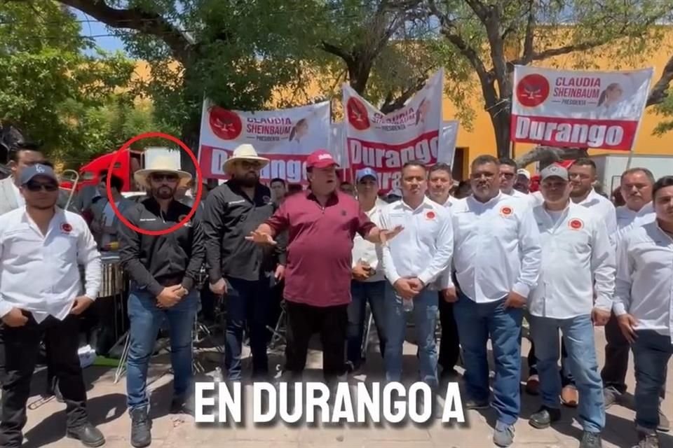 Pedro Haces, diputado federal de Morena y líder de la Catem, junto a 'El Limones' durante un evento en mayo de 2024.