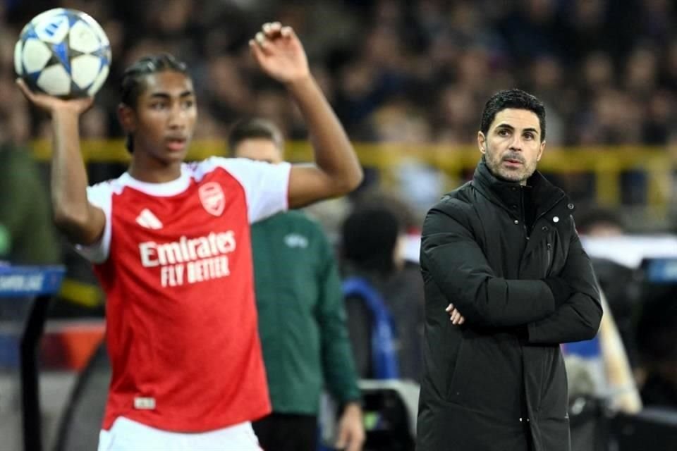 Mikel Arteta le dio oportunidad a Marli Salmon de debutar en Champions League a los 16 años y 103 días.